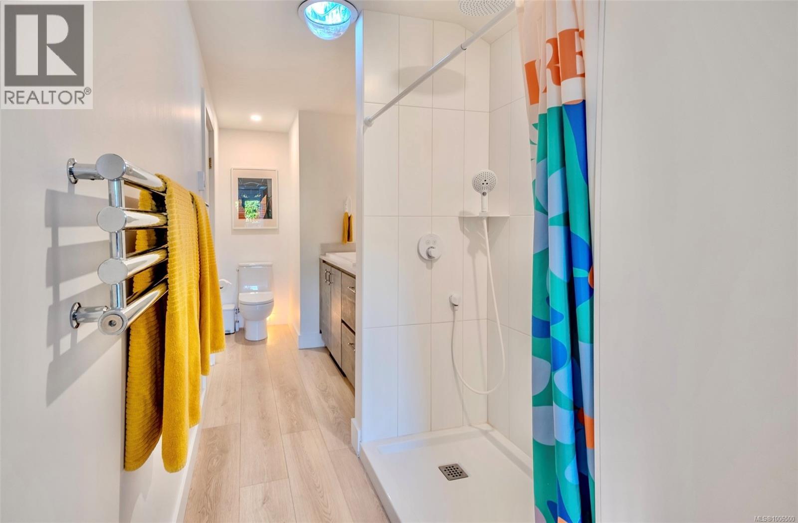 260 Neill St, Tofino, British Columbia  V0R 2Z0 - Photo 14 - 1006500