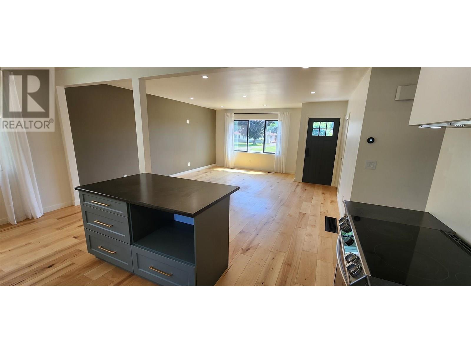 6295 College Road, Grand Forks, British Columbia  V0H 1H2 - Photo 7 - 10358122
