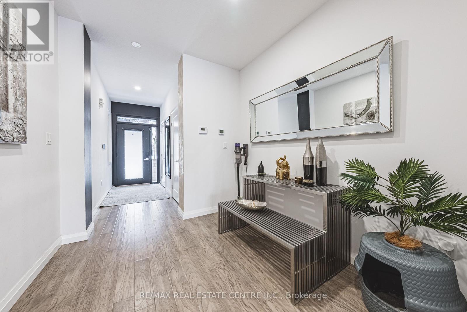 26 - 35 Midhurst Heights, Hamilton, Ontario  L8J 0K9 - Photo 6 - X12322166