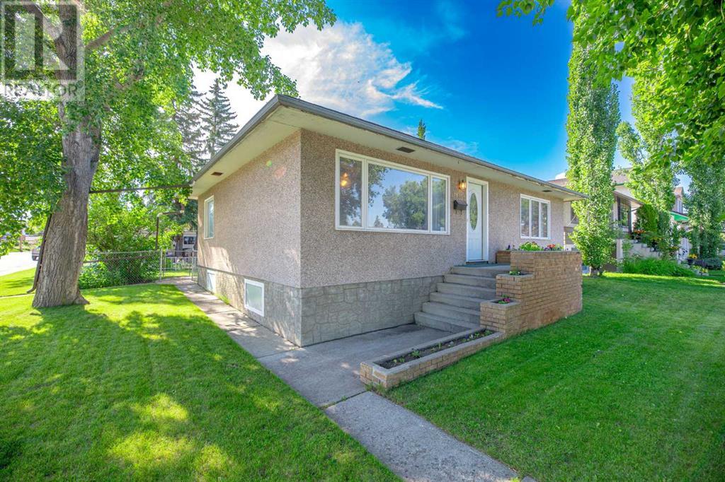 Property at 1141 43 Street SW image 1