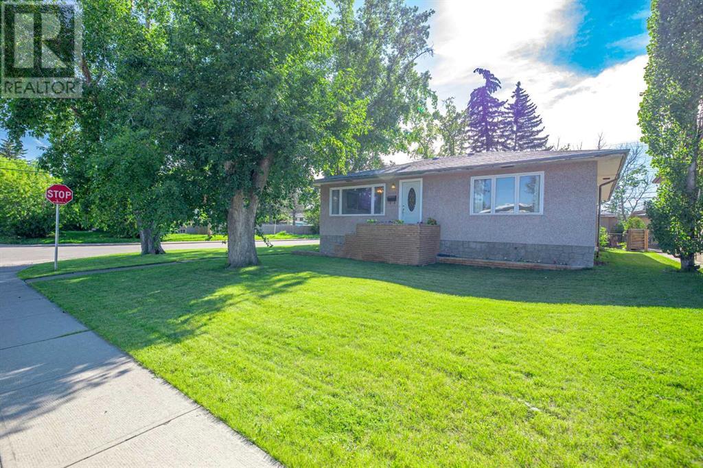 Property at 1141 43 Street SW image 2