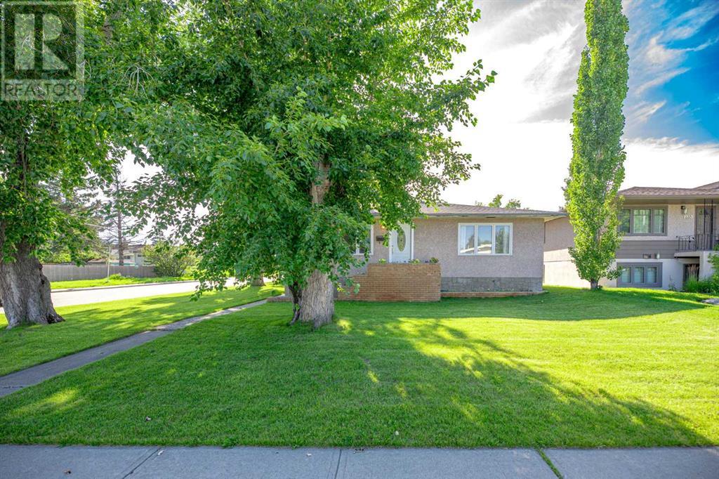 Property at 1141 43 Street SW image 3