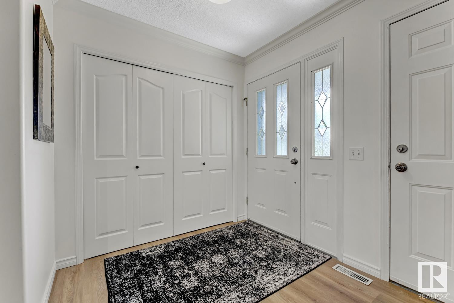 Property at 8 LAKEWOOD CV N image 4