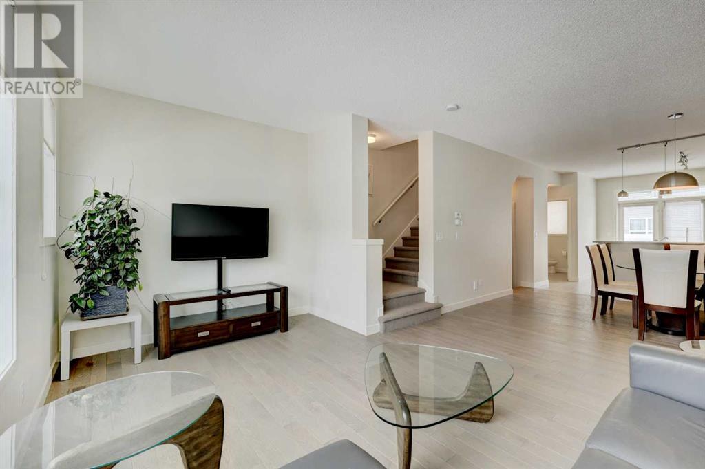 Property at 79 Sherwood Row NW image 4
