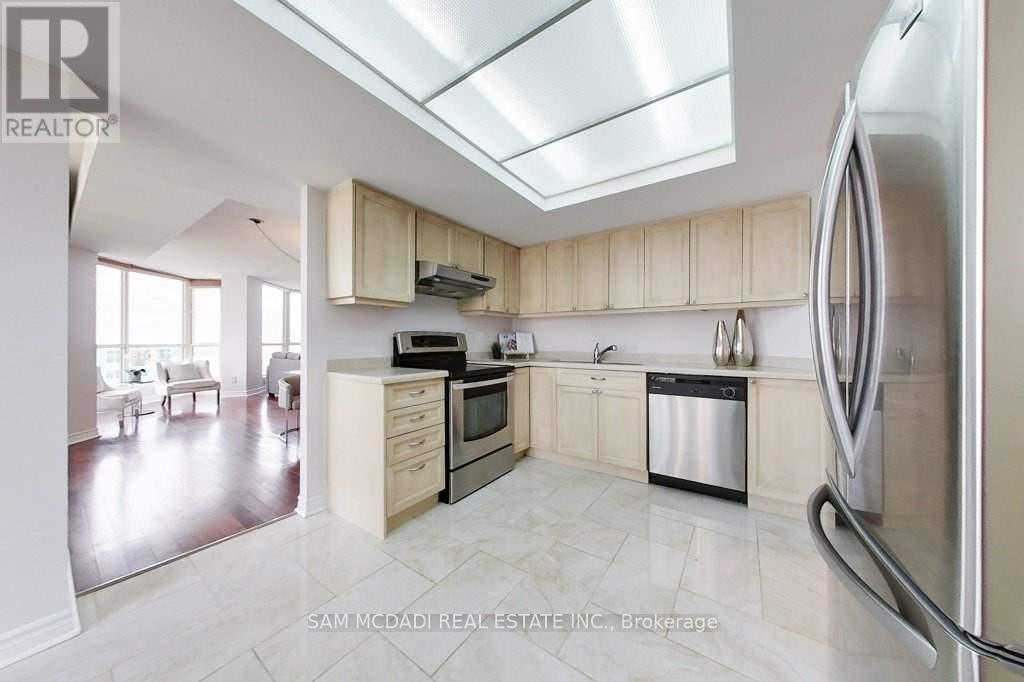 1411 - 55 Kingsbridge Garden Circle, Mississauga, Ontario  L5R 1Y1 - Photo 7 - W12322199