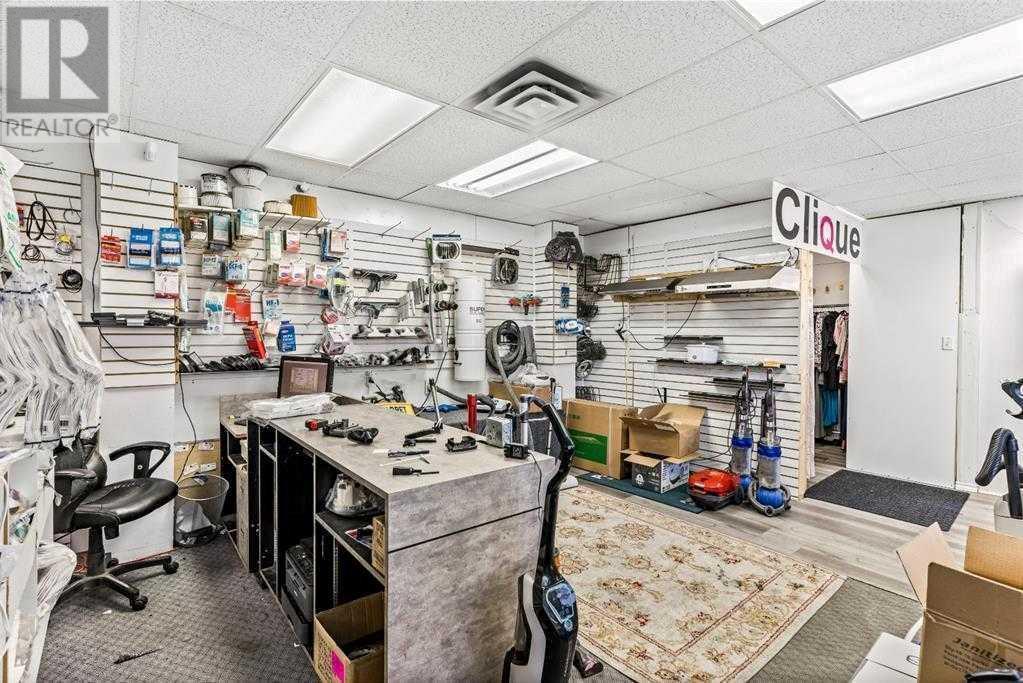 Property at 4809 Westwinds Drive NE image 3
