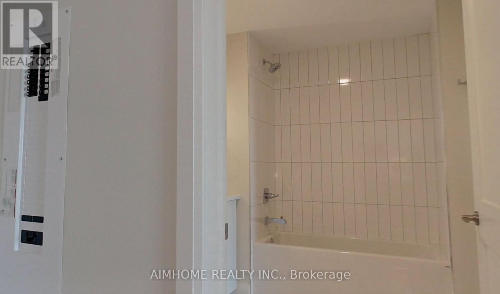 1417 - 460 Columbia Street W, Waterloo, Ontario  N2T 0C7 - Photo 3 - X12322186