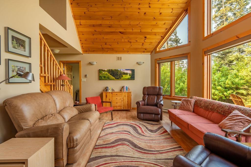 227 Wasagaming Drive, Clear Lake, Manitoba  R0J 1N0 - Photo 5 - 202519449