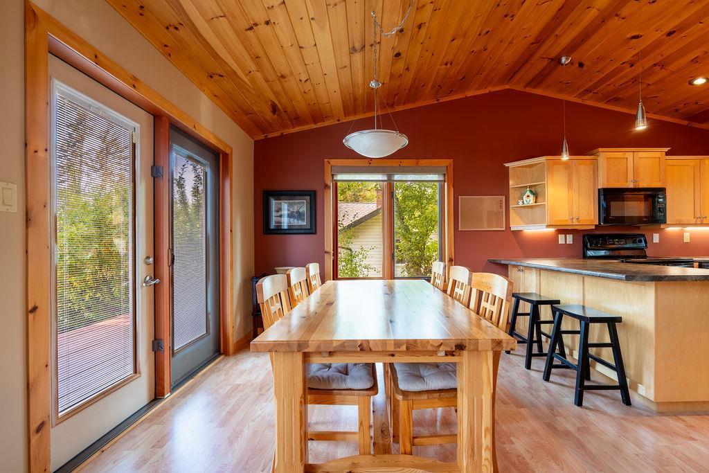227 Wasagaming Drive, Clear Lake, Manitoba  R0J 1N0 - Photo 9 - 202519449