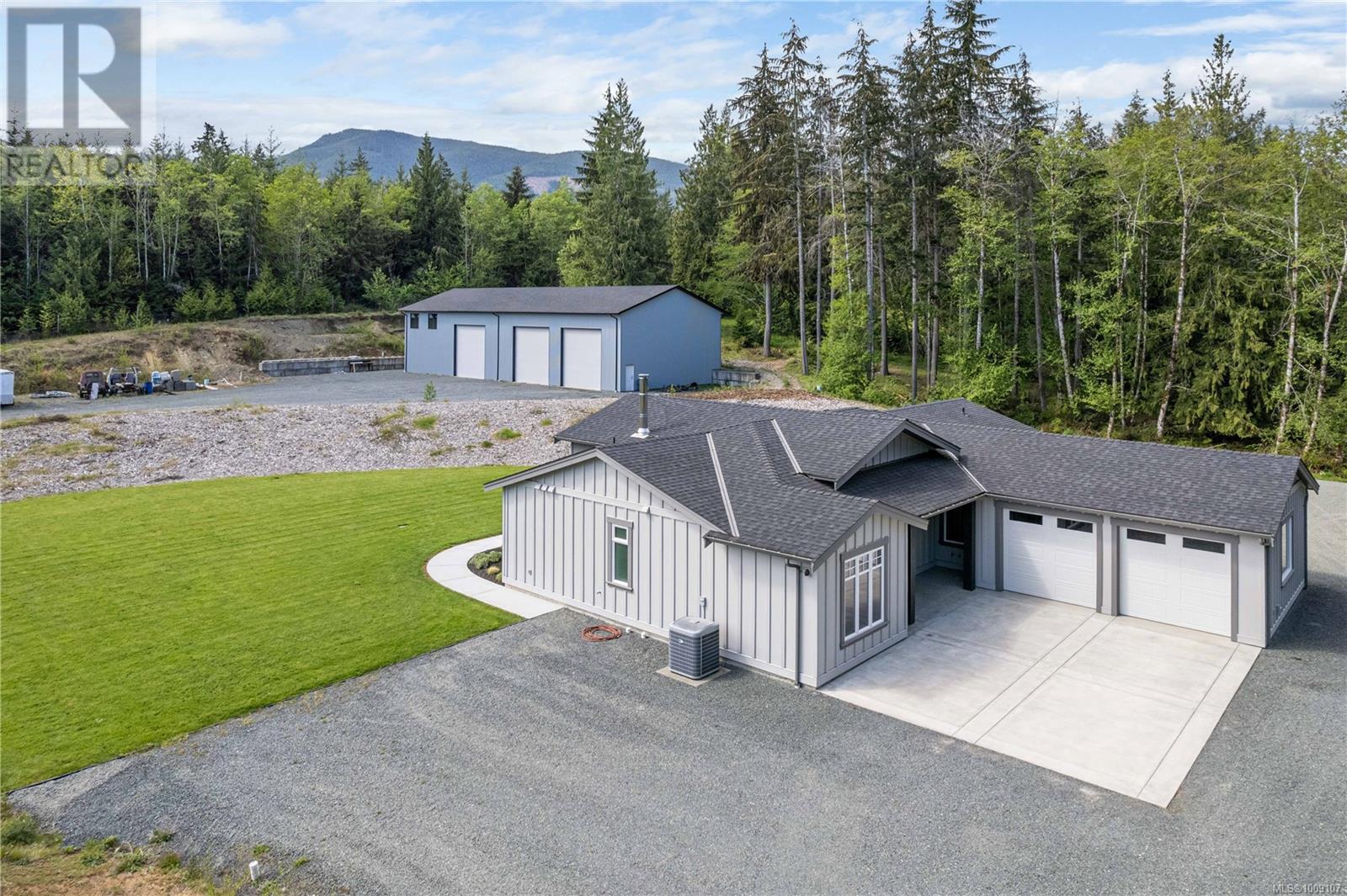 1227 Burbank Rd, Qualicum Beach, British Columbia