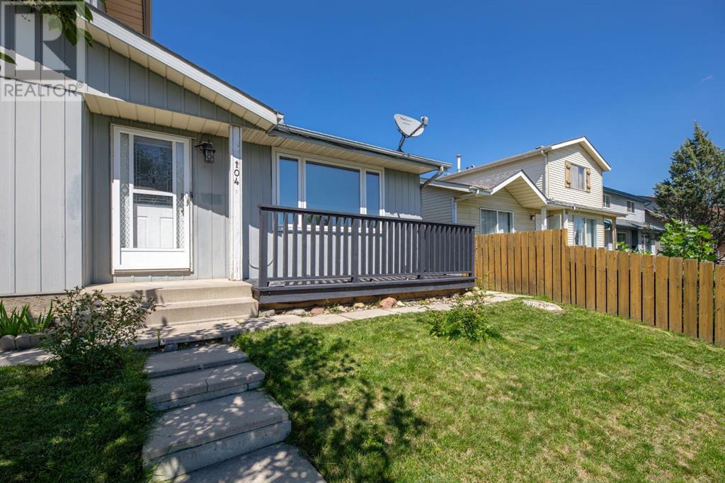 Property at 104 Erin Woods Boulevard SE image 2