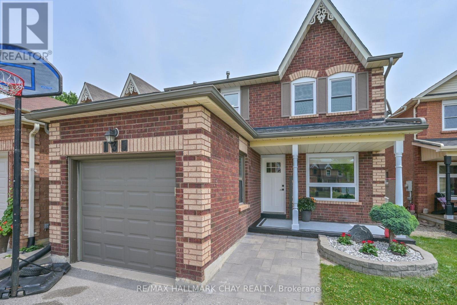 Property at 135 HEYDON AVENUE image 3