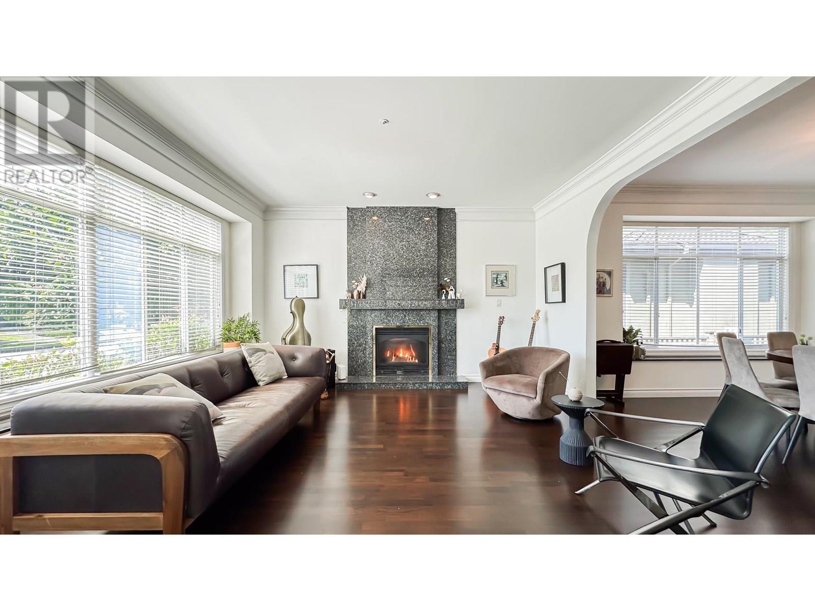 2137 W 20th Avenue, Vancouver, British Columbia  V6L 1E9 - Photo 2 - R3032732