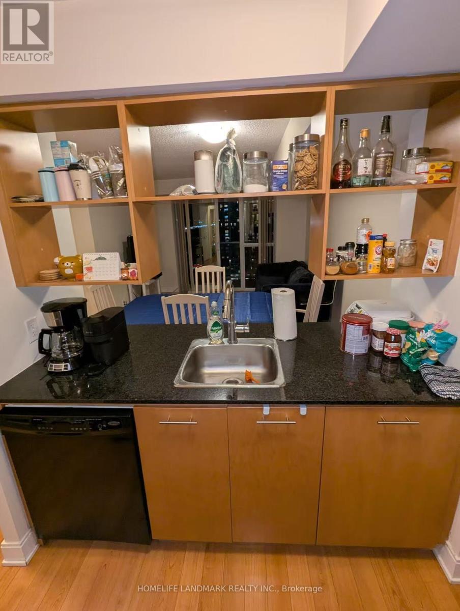 2021 - 135 Village Green Square, Toronto (Agincourt South-Malvern West), Ontario  M1S 0G4 - Photo 3 - E12310008