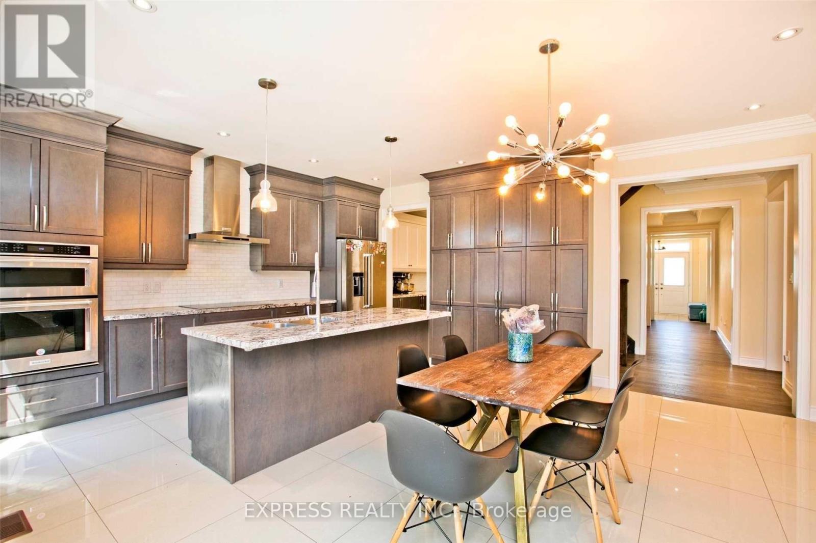 Property at 37 BLAZING STAR STREET image 2