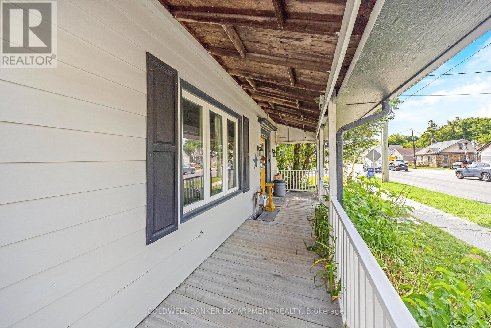 115 Main Street N, Halton Hills, Ontario  L7J 1W5 - Photo 7 - W12322256