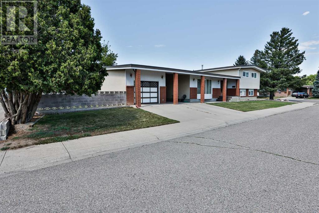 Property at 22 Hawthorne Place N image 2