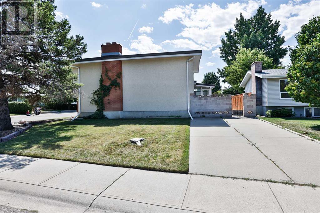 Property at 22 Hawthorne Place N image 4