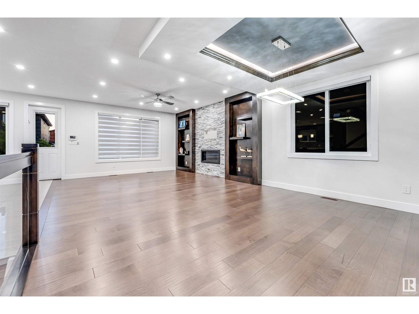 Property at 1935 19 AV NW image 3