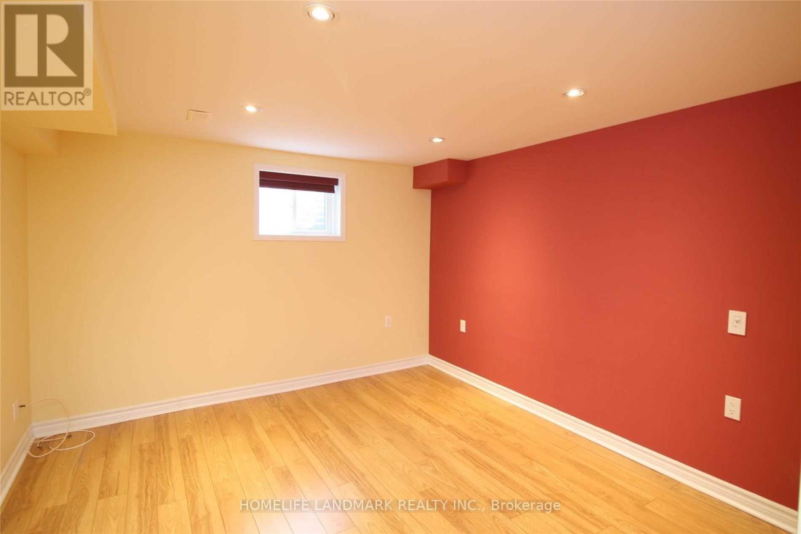 Lower - 21 Marsh Street, Richmond Hill, Ontario  L4C 7P2 - Photo 5 - N12322260