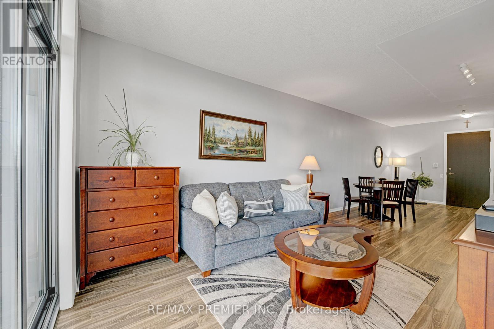 714 - 105 The Queensway, Toronto (High Park-Swansea), Ontario M6S 5B5 - Photo 10 - W12322267