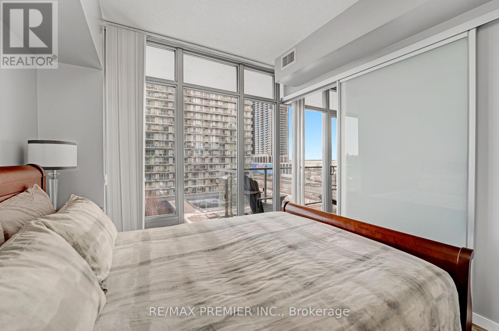 714 - 105 The Queensway, Toronto (High Park-Swansea), Ontario M6S 5B5 - Photo 13 - W12322267