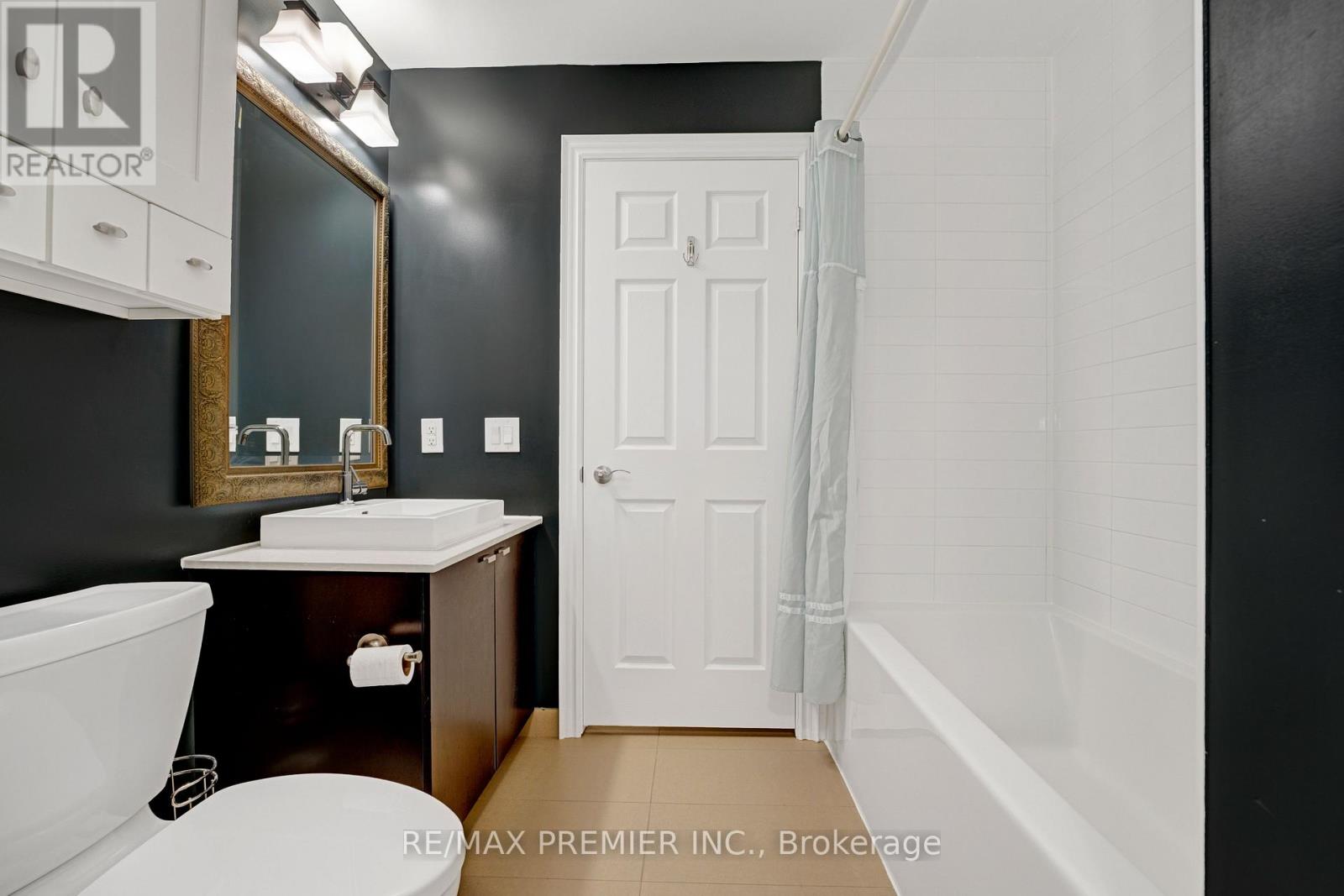 714 - 105 The Queensway, Toronto (High Park-Swansea), Ontario M6S 5B5 - Photo 14 - W12322267