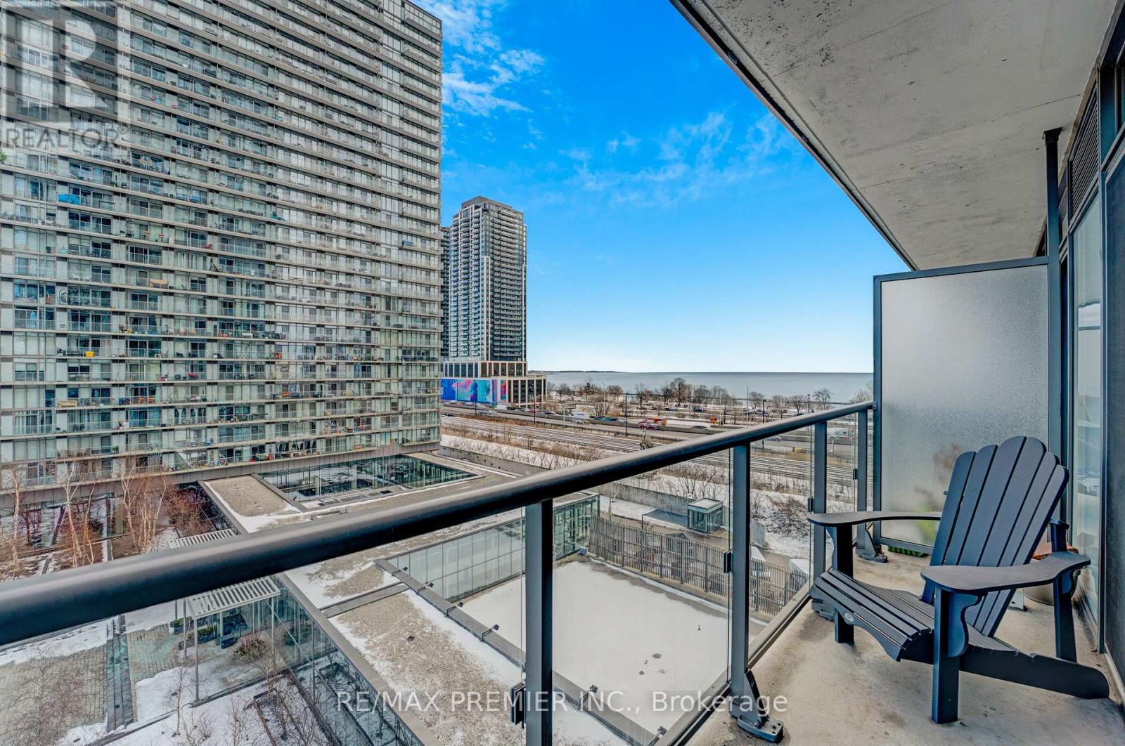 714 - 105 The Queensway, Toronto (High Park-Swansea), Ontario M6S 5B5 - Photo 16 - W12322267