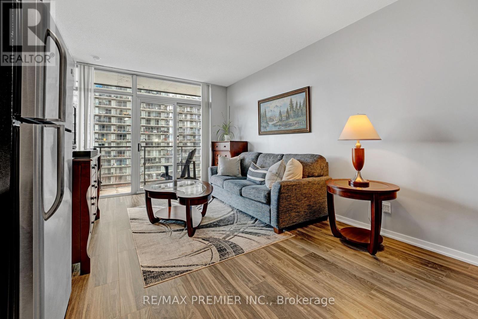 714 - 105 The Queensway, Toronto (High Park-Swansea), Ontario M6S 5B5 - Photo 7 - W12322267