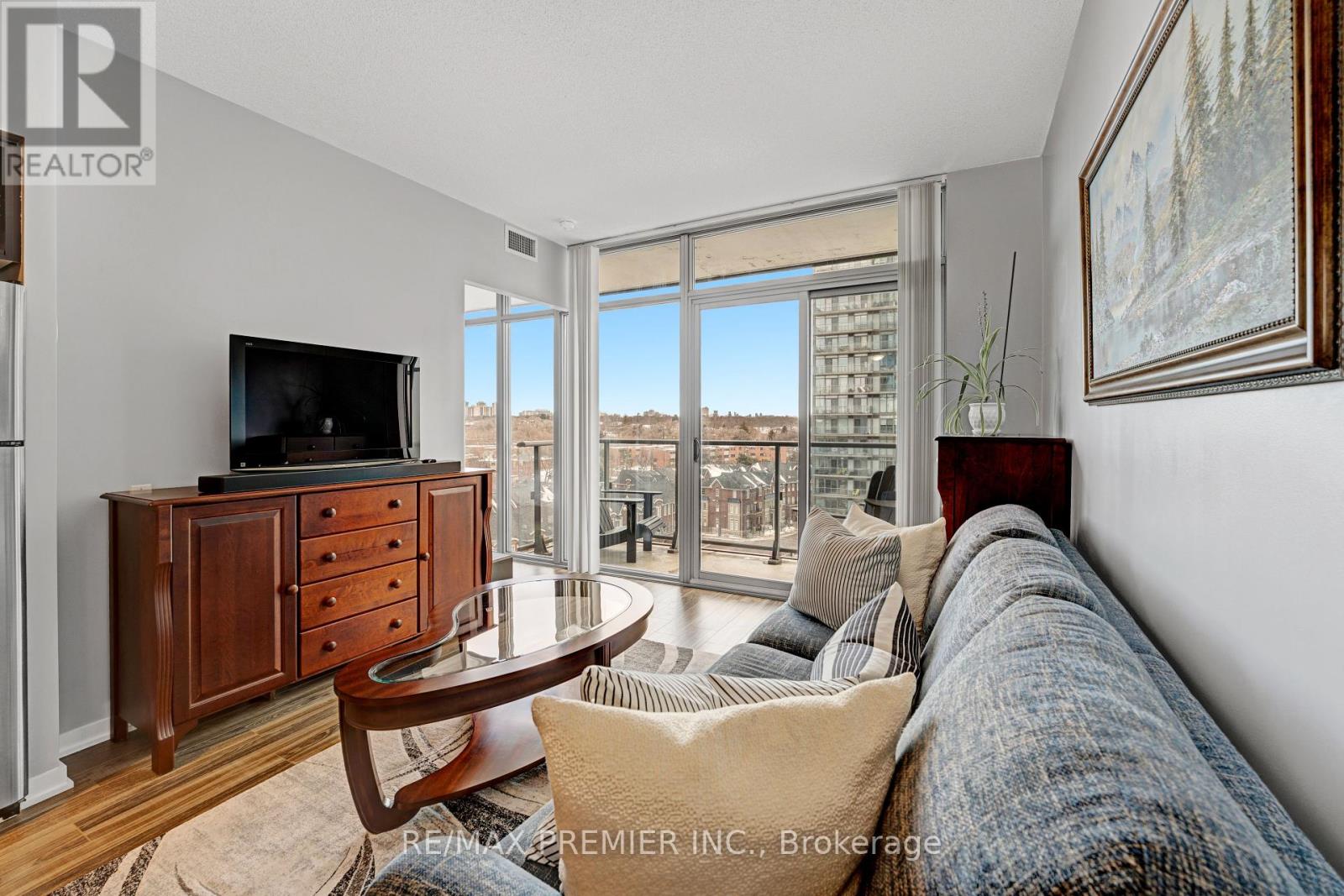 714 - 105 The Queensway, Toronto (High Park-Swansea), Ontario M6S 5B5 - Photo 8 - W12322267