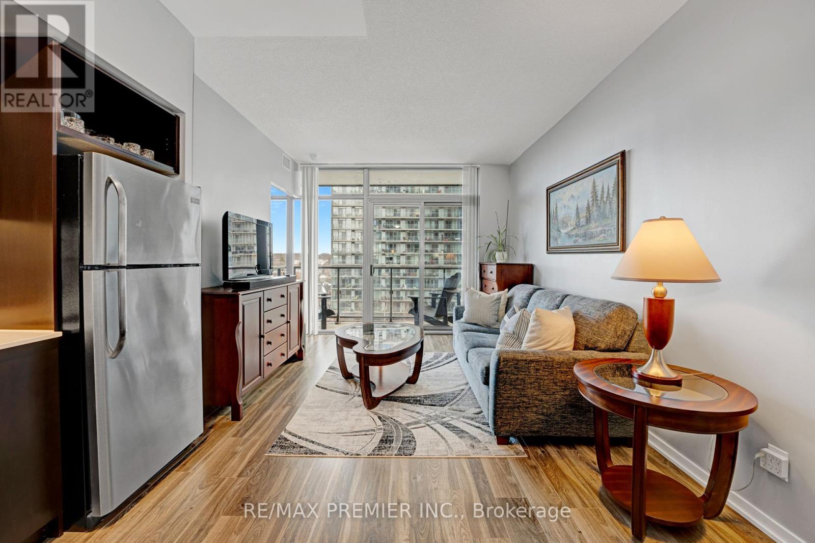 714 - 105 The Queensway, Toronto (High Park-Swansea), Ontario M6S 5B5 - Photo 9 - W12322267