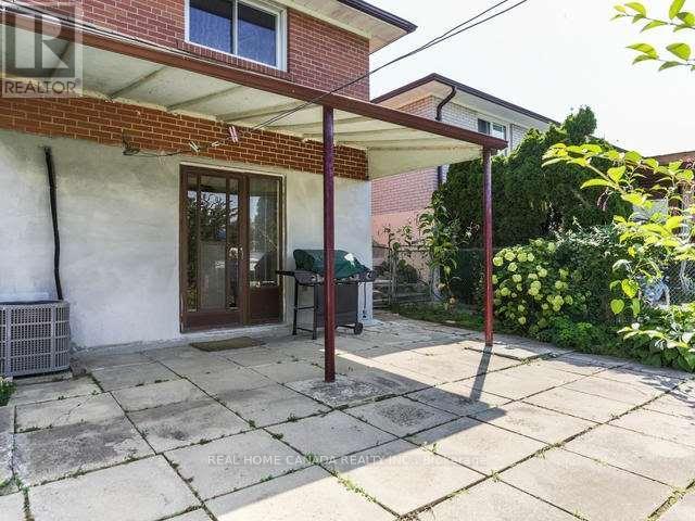 242 Fairglen Avenue, Toronto, Ontario  M1W 1B1 - Photo 11 - E12322283