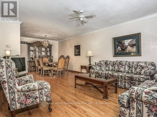 242 Fairglen Avenue, Toronto, Ontario  M1W 1B1 - Photo 4 - E12322283