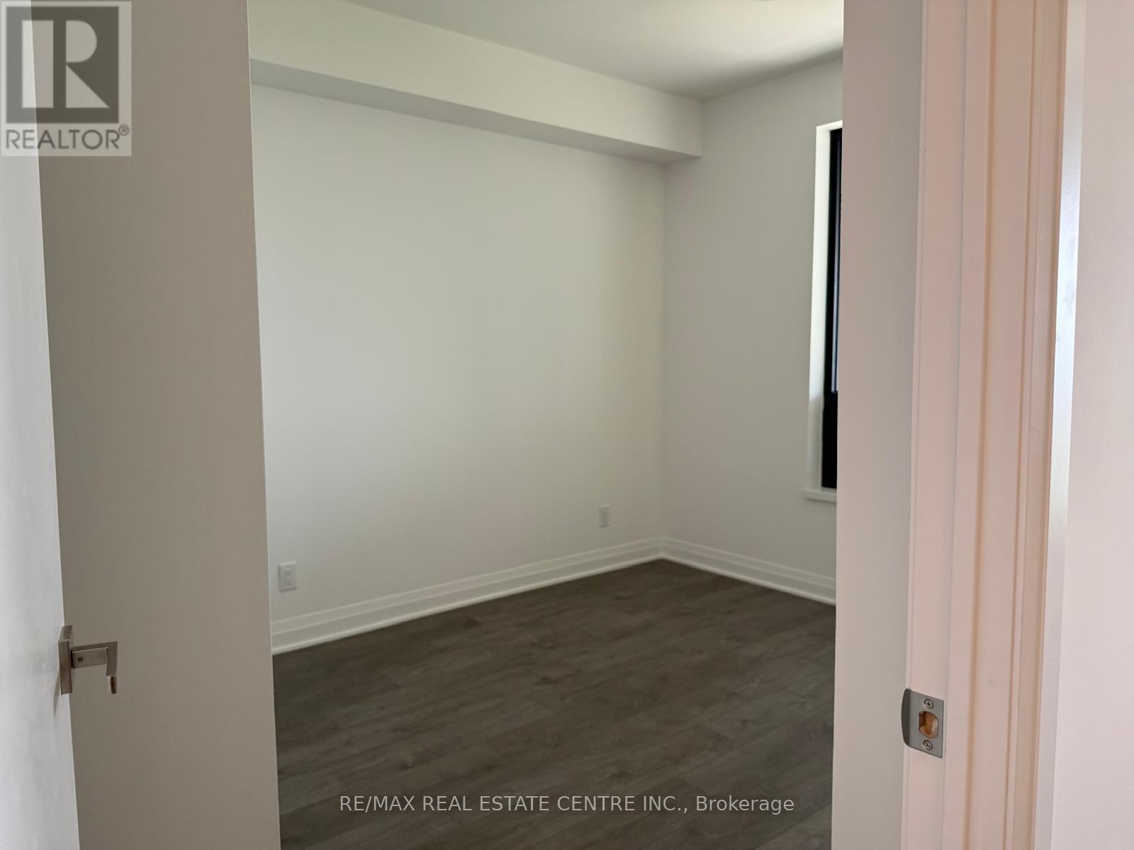 1203 - 4015 The Exchange, Mississauga, Ontario  L5B 0N9 - Photo 11 - W12322170