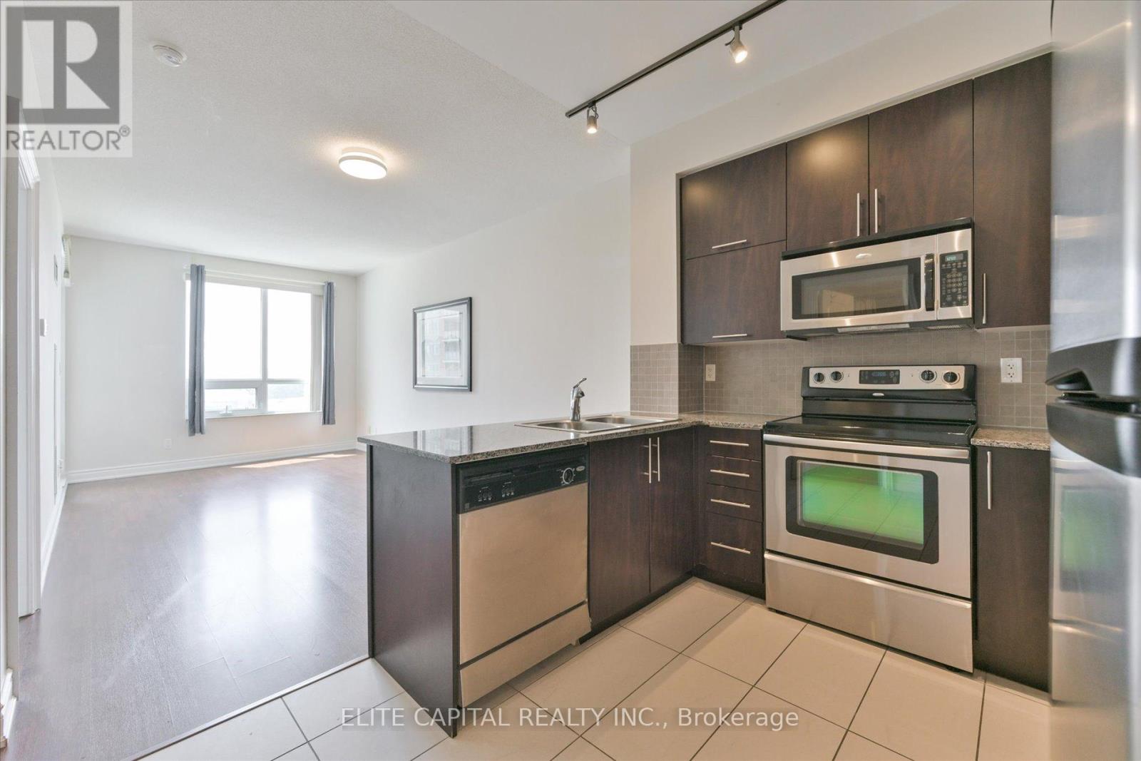 725 - 60 South Town Centre Boulevard, Markham, Ontario  L6G 0C5 - Photo 8 - N12322292