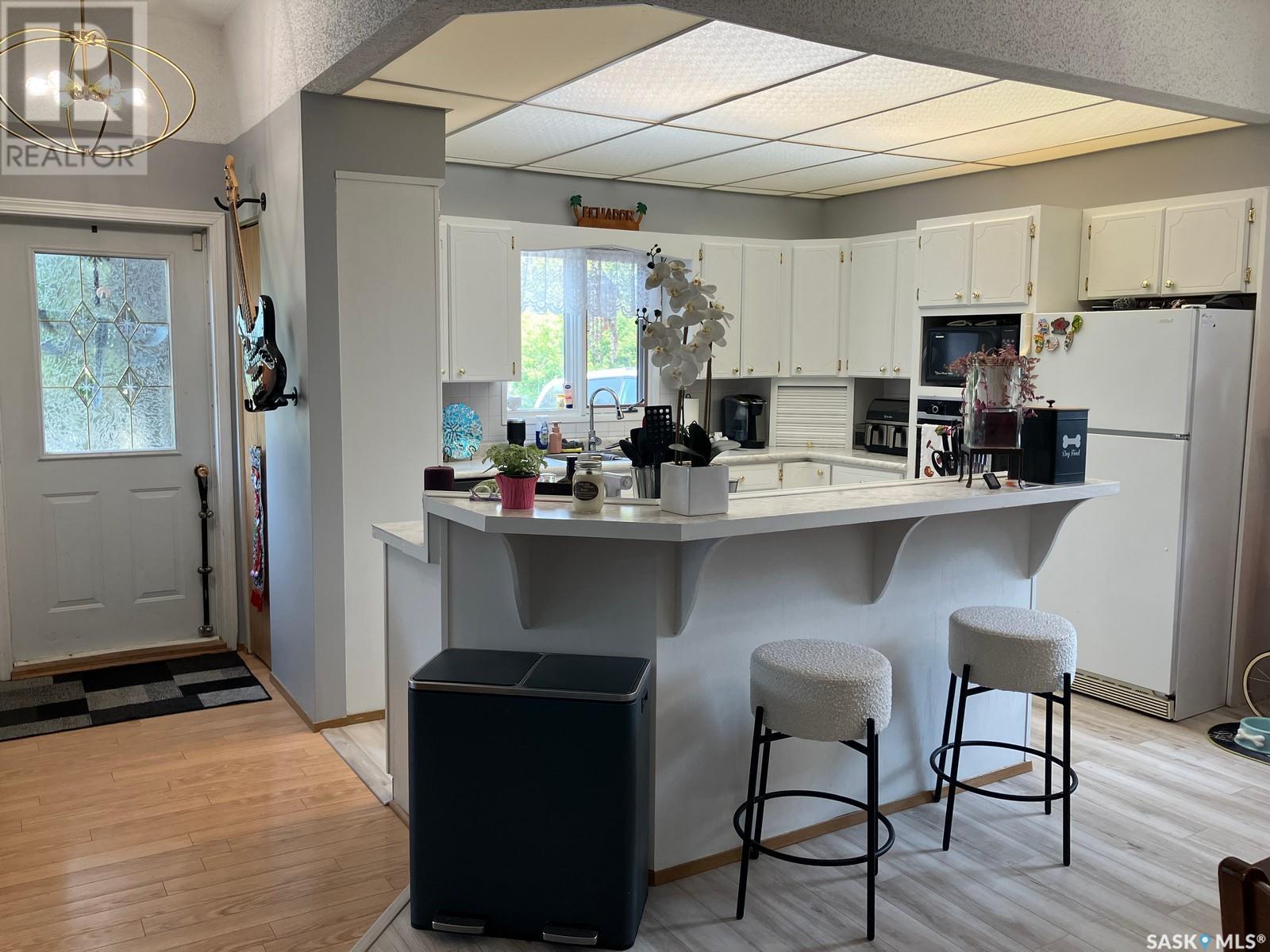 804 - 806 9th Avenue W, Nipawin, Saskatchewan  S0E 1E0 - Photo 4 - SK014517