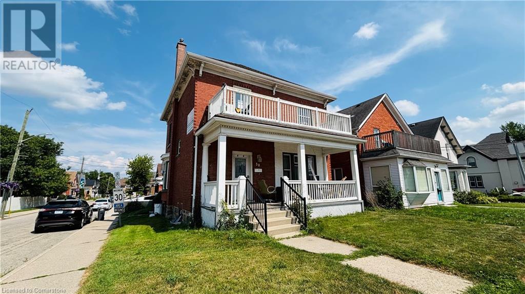 Property at 30 REGINA Street N image 2