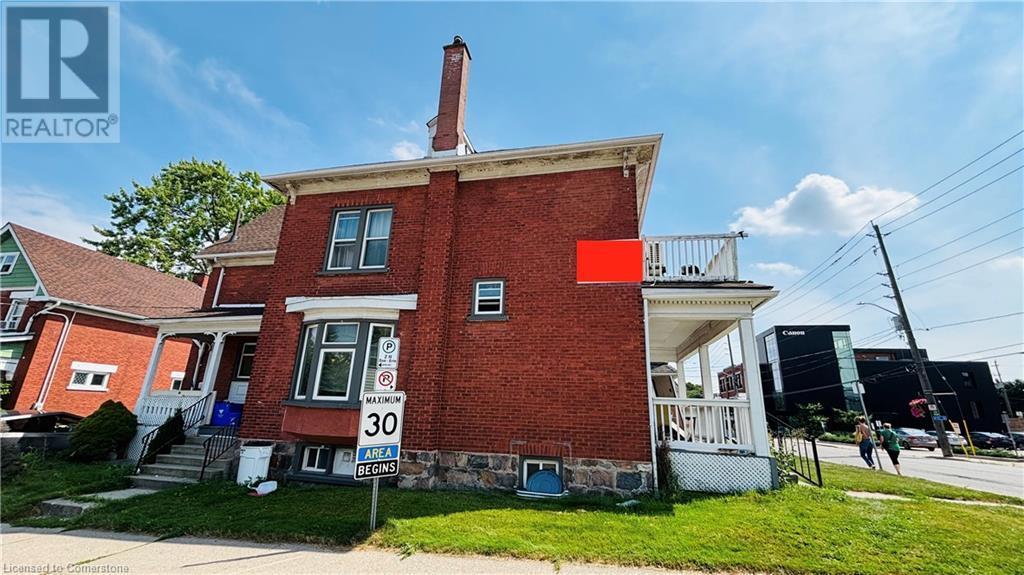 Property at 30 REGINA Street N image 3