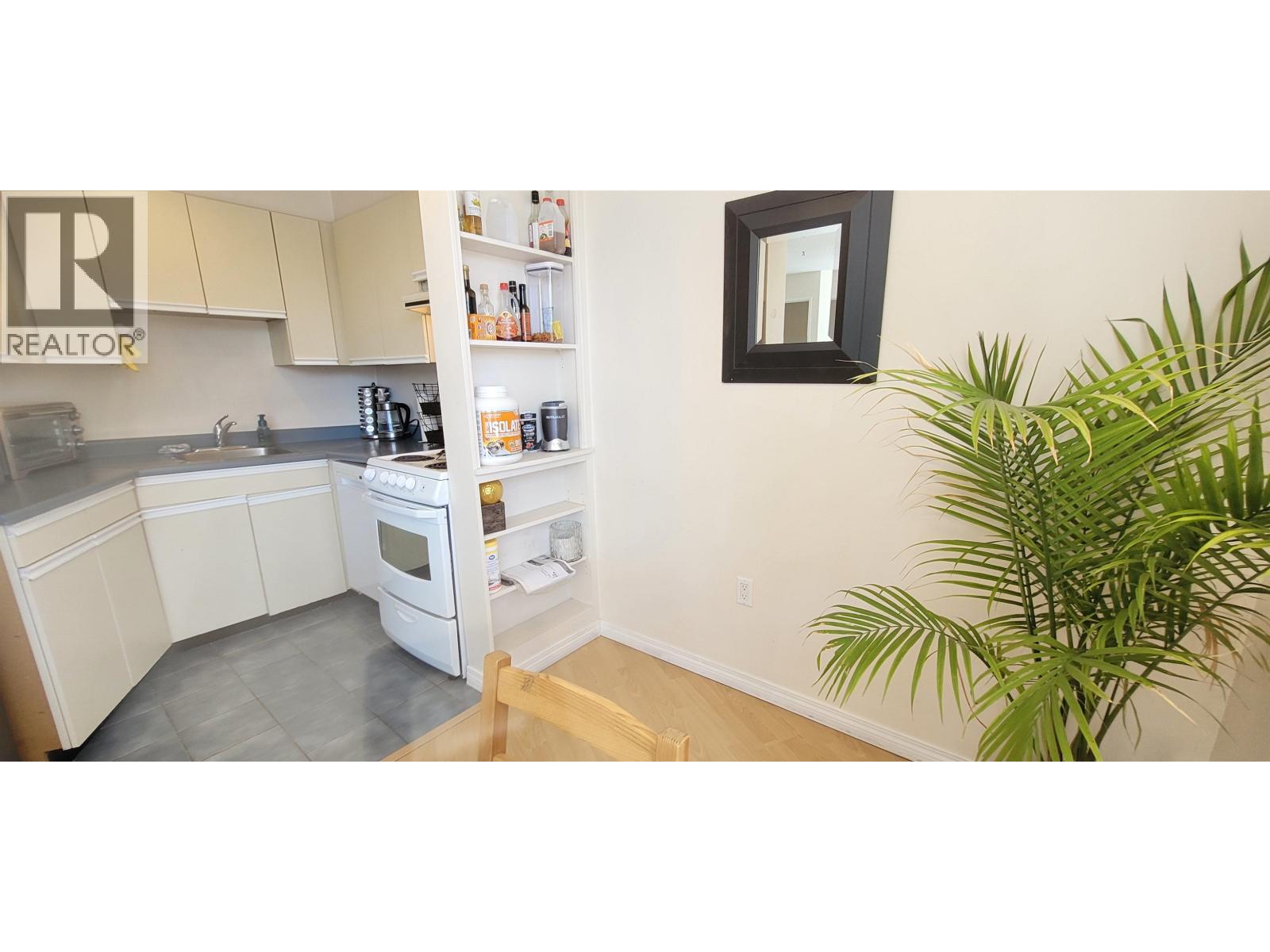 303 4691 W 10th Avenue, Vancouver, British Columbia  V6R 2J3 - Photo 17 - R3031310