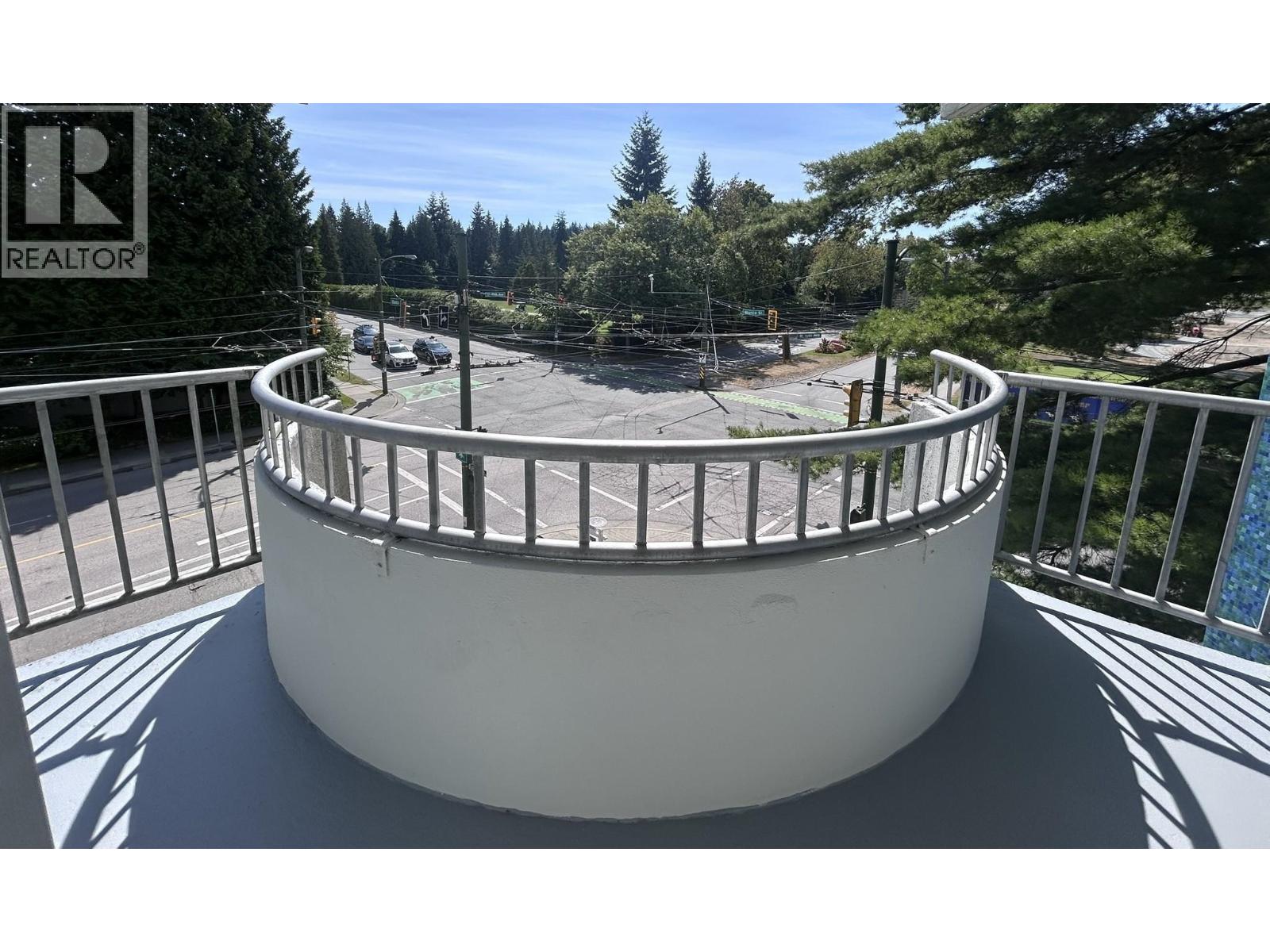 303 4691 W 10th Avenue, Vancouver, British Columbia  V6R 2J3 - Photo 12 - R3031310