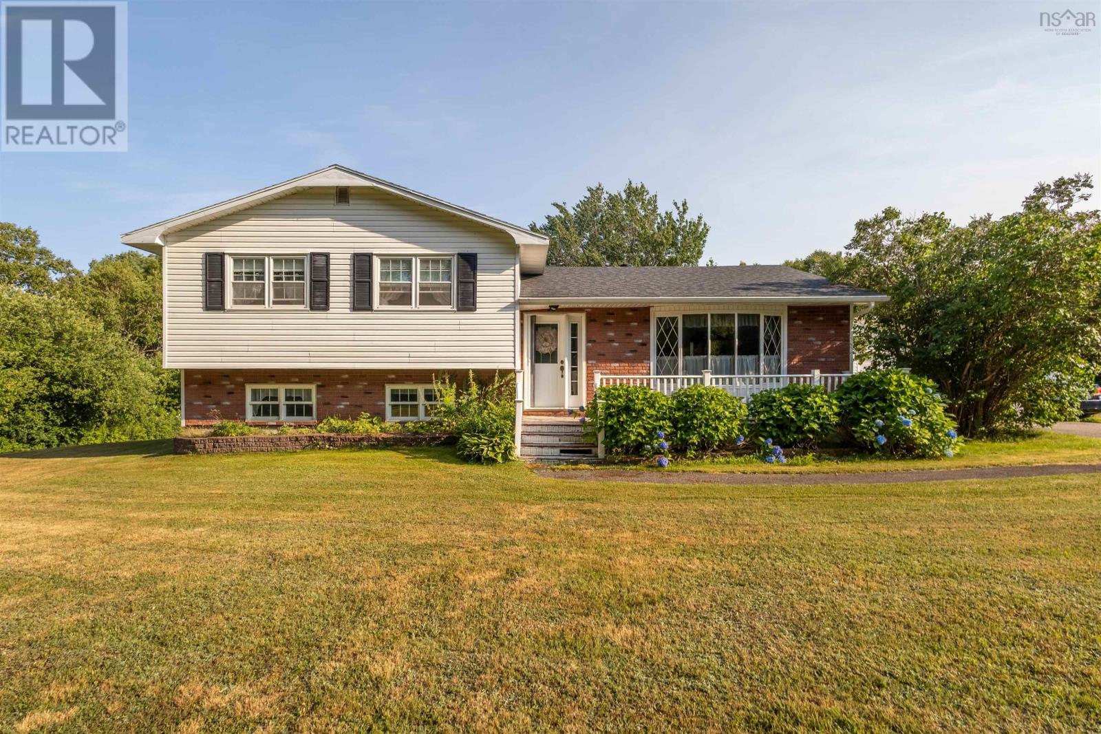 108 Beach Crossing Road, Ingonish Beach, Nova Scotia  B0C 1K0 - Photo 1 - 202519067