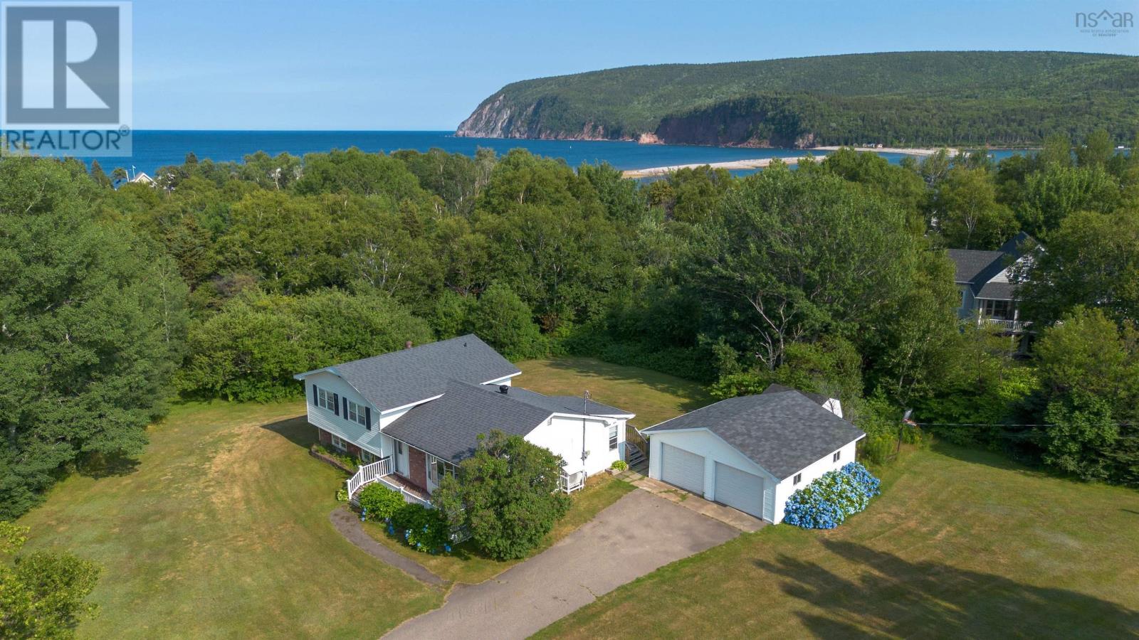 108 Beach Crossing Road, Ingonish Beach, Nova Scotia  B0C 1K0 - Photo 2 - 202519067
