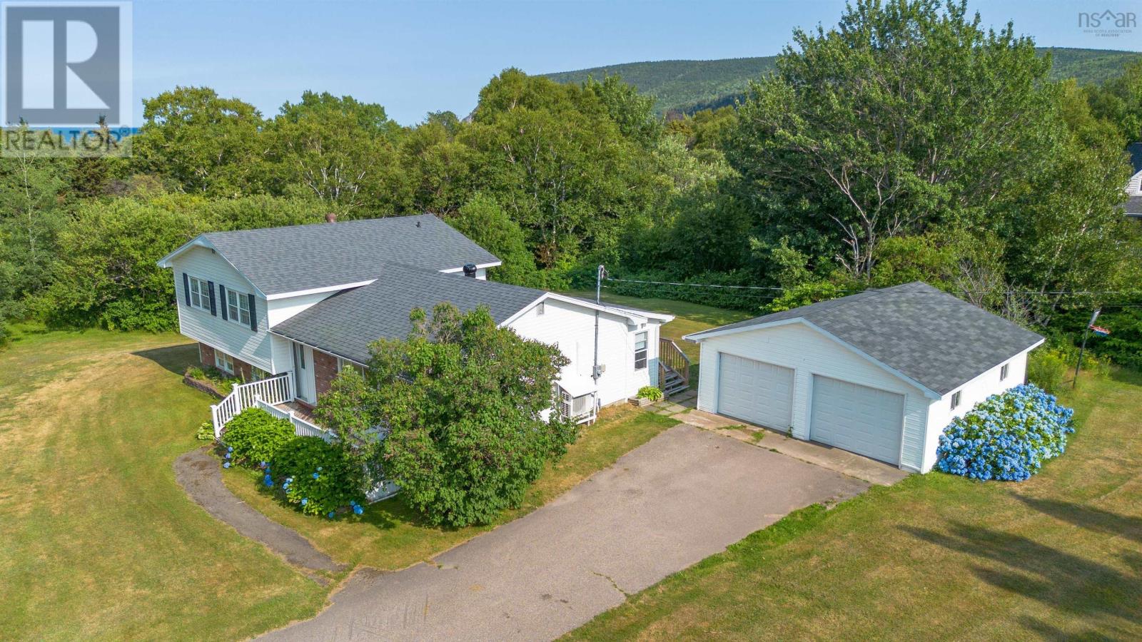 108 Beach Crossing Road, Ingonish Beach, Nova Scotia  B0C 1K0 - Photo 5 - 202519067