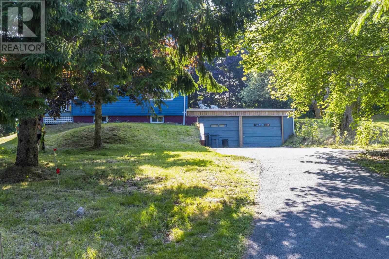 Property at 281 Island View Drive image 2