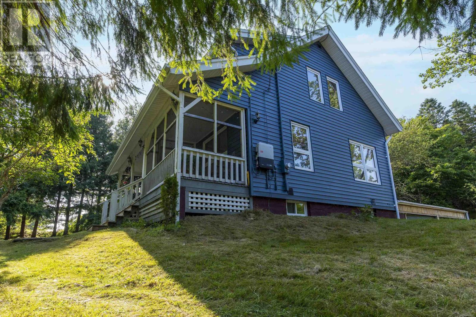 Property at 281 Island View Drive image 3