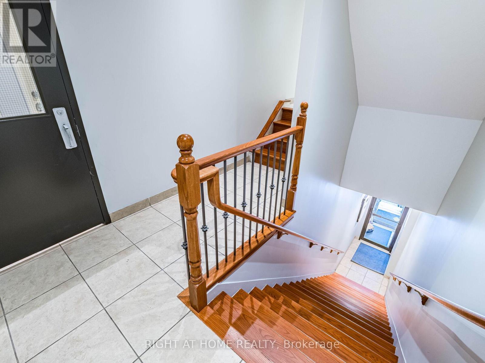 302 - 283 King Street, Hamilton, Ontario  L8N 1B9 - Photo 8 - X12301991