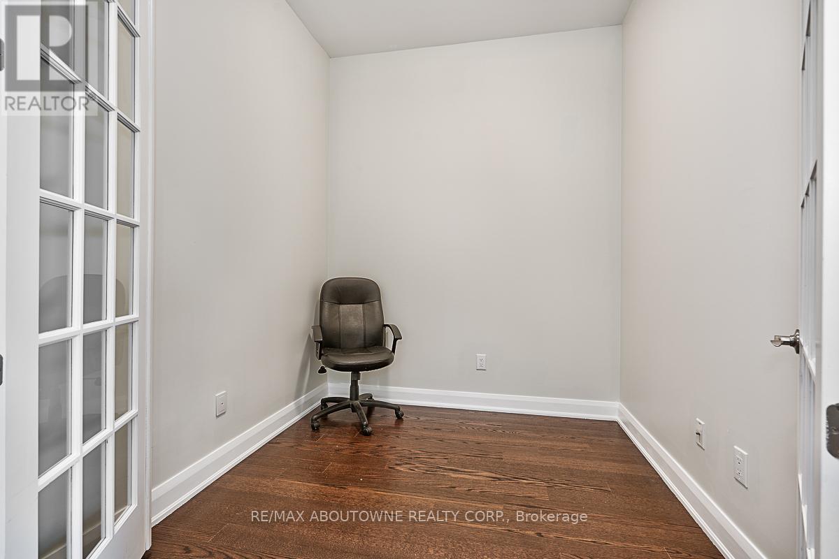 714 - 2480 Prince Michael Drive, Oakville, Ontario  L6H 0H1 - Photo 15 - W12322092
