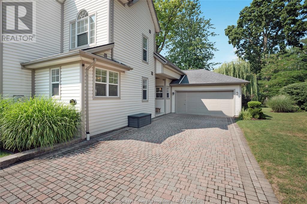 Property at 71 RED OAK CRESCENT image 3