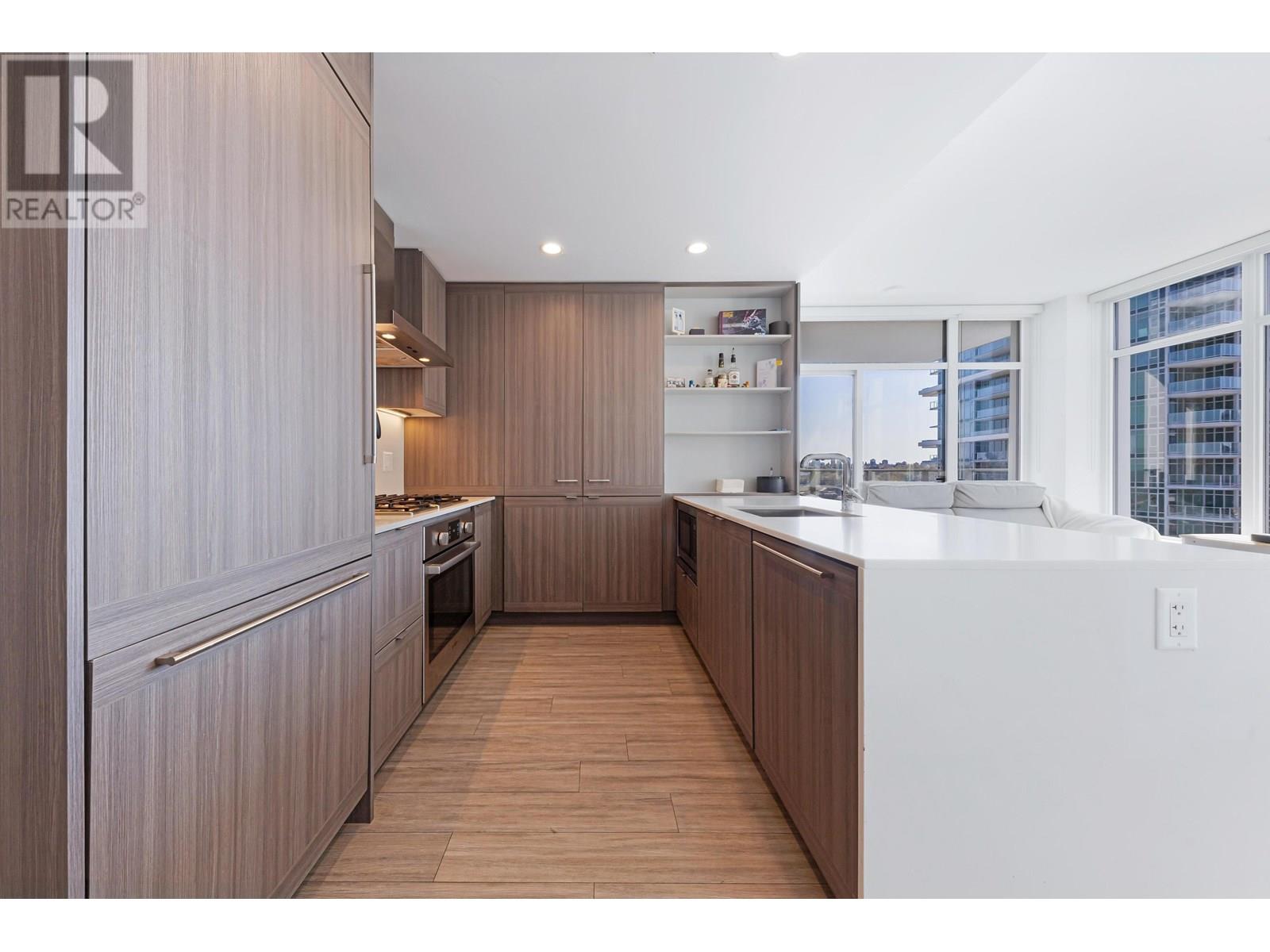 2408 2351 Beta Avenue, Burnaby, British Columbia  V5C 0M2 - Photo 2 - R3033138