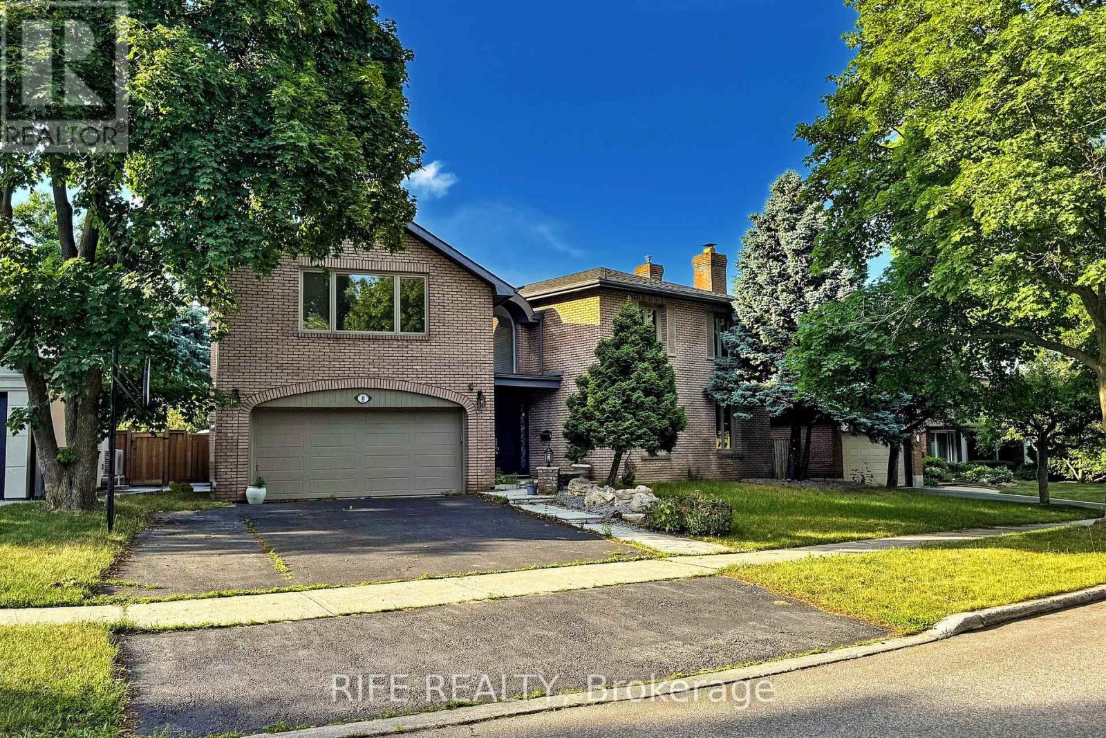Property at 8 ELLIOTWOOD COURT image 1